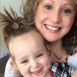 Meet your Posher, Deena